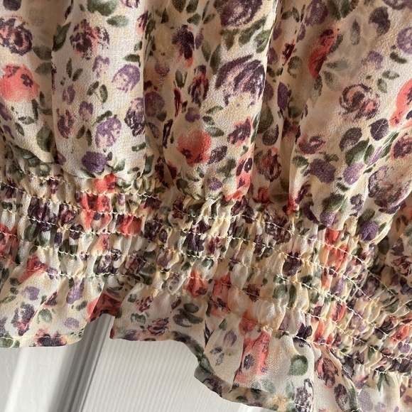 Floral cute top size S/XS - Picture 5 of 9